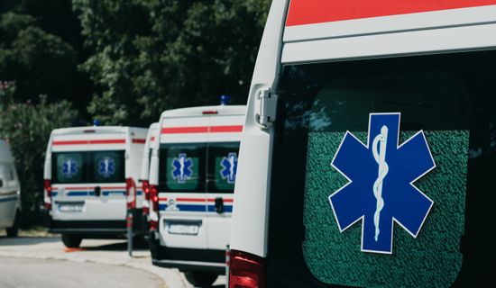 砚山救护车转运病人过路高速收费吗？